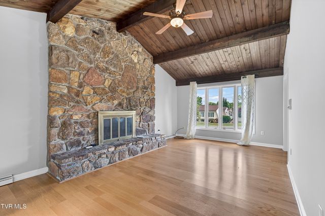 102 Sandpiper Circle, Kingsport, TN 37663