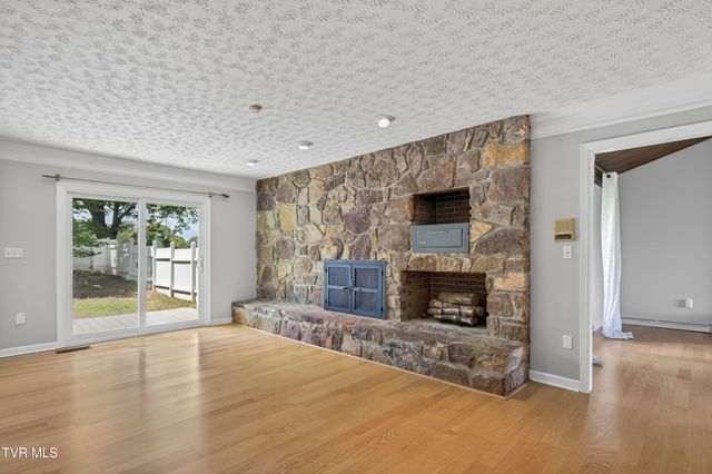 102 Sandpiper Circle, Kingsport, TN 37663
