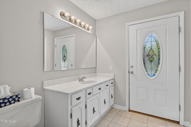 102 Sandpiper Circle, Kingsport, TN 37663