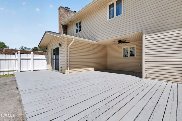 102 Sandpiper Circle, Kingsport, TN 37663