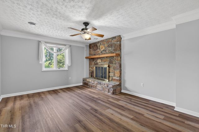102 Sandpiper Circle, Kingsport, TN 37663