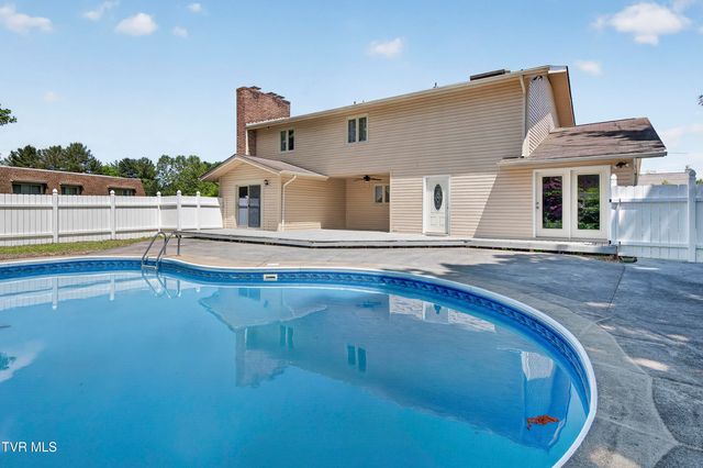 102 Sandpiper Circle, Kingsport, TN 37663