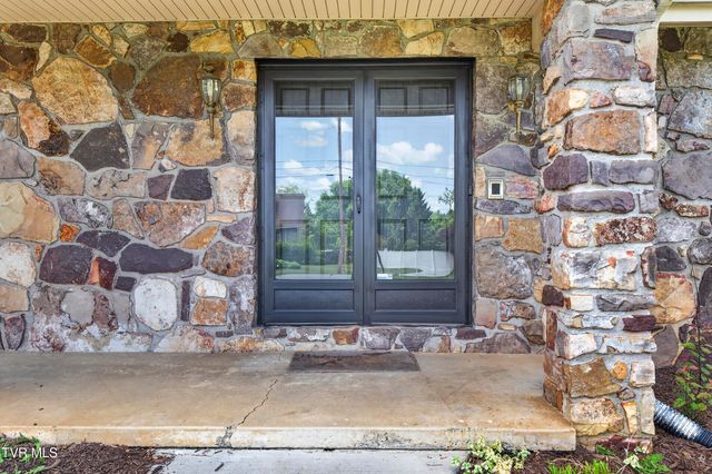 102 Sandpiper Circle, Kingsport, TN 37663