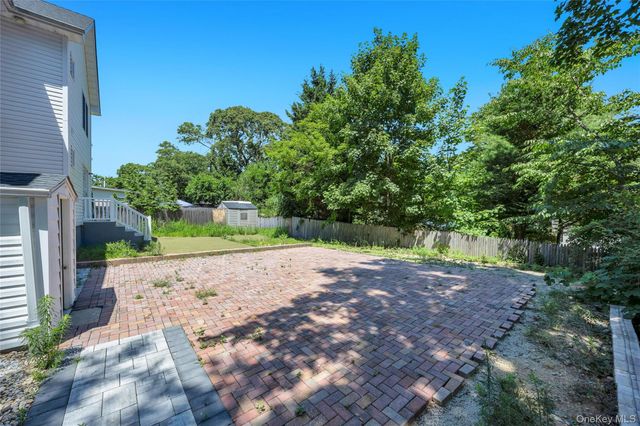 71 Penn Street, Lake Grove, NY 11755