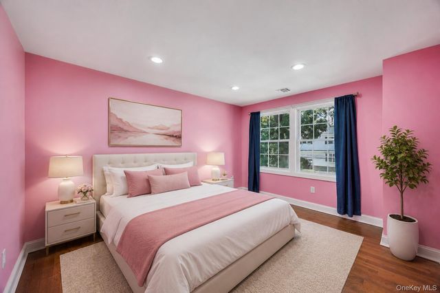 71 Penn Street, Lake Grove, NY 11755