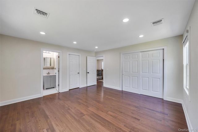 71 Penn Street, Lake Grove, NY 11755