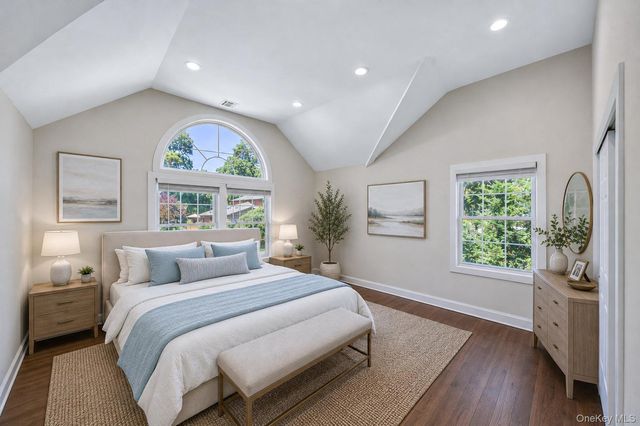 71 Penn Street, Lake Grove, NY 11755