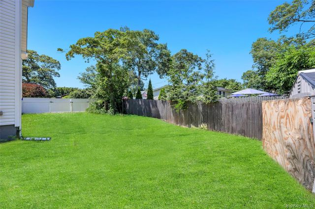 71 Penn Street, Lake Grove, NY 11755