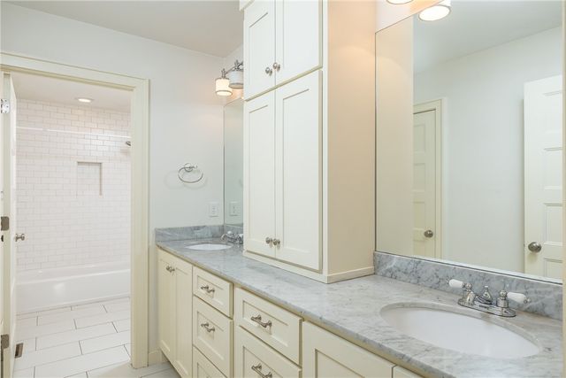 3751 E Spyglass Hill Drive, Fayetteville, AR 72701