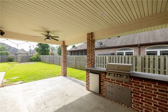 3751 E Spyglass Hill Drive, Fayetteville, AR 72701