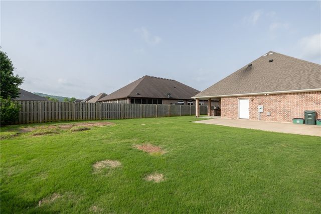 3751 E Spyglass Hill Drive, Fayetteville, AR 72701