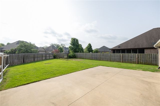 3751 E Spyglass Hill Drive, Fayetteville, AR 72701