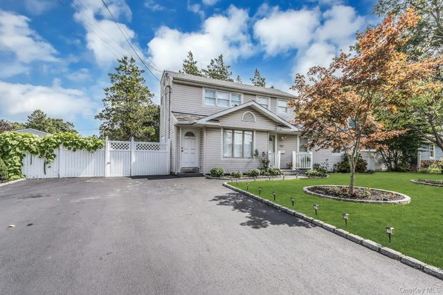 2911 Eagle Avenue, Medford, NY 11763