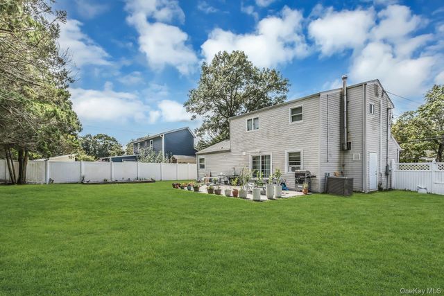 2911 Eagle Avenue, Medford, NY 11763