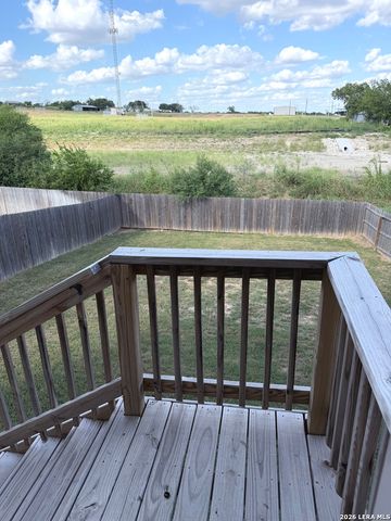 140 Payton, Marion, TX 78124
