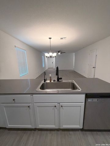 140 Payton, Marion, TX 78124