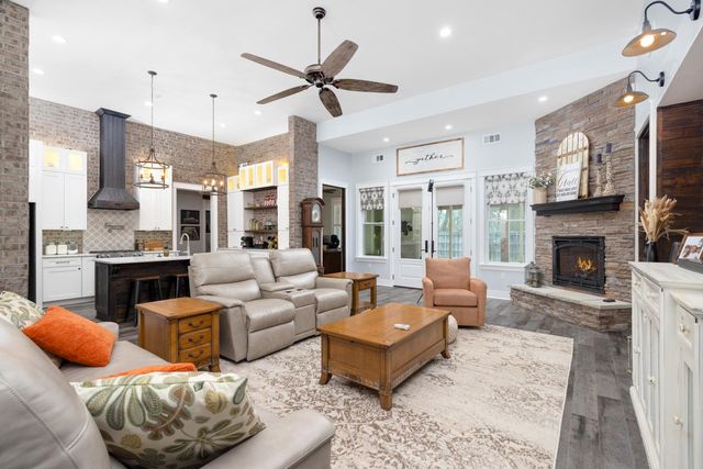 2101 MCWILLIAMS RD, Covington, TN 38019