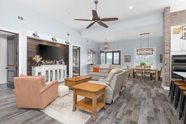 2101 MCWILLIAMS RD, Covington, TN 38019