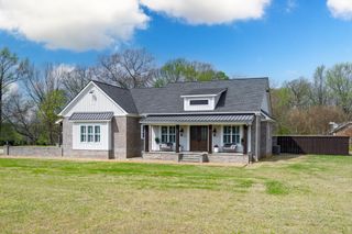 2101 MCWILLIAMS RD, Covington, TN 38019