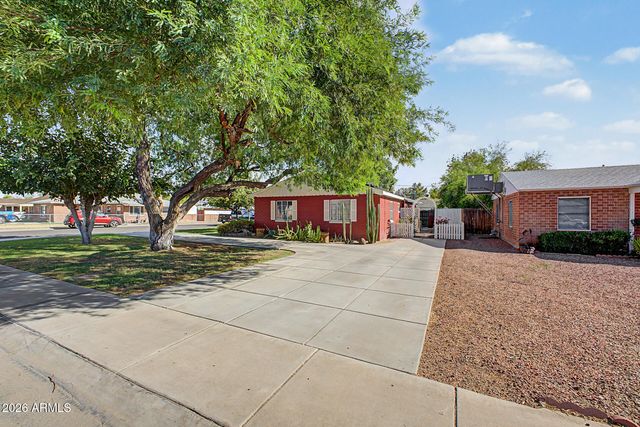 7420 N 58th Drive, Glendale, AZ 85301