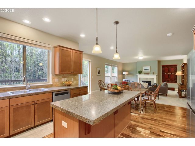 11682 Se CARTER Ln, Happy Valley, OR 97086