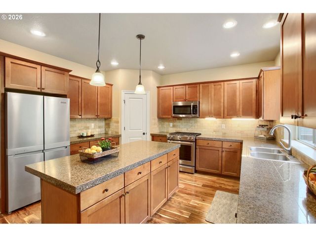 11682 Se CARTER Ln, Happy Valley, OR 97086