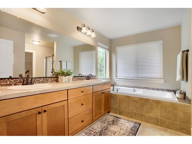 11682 Se CARTER Ln, Happy Valley, OR 97086