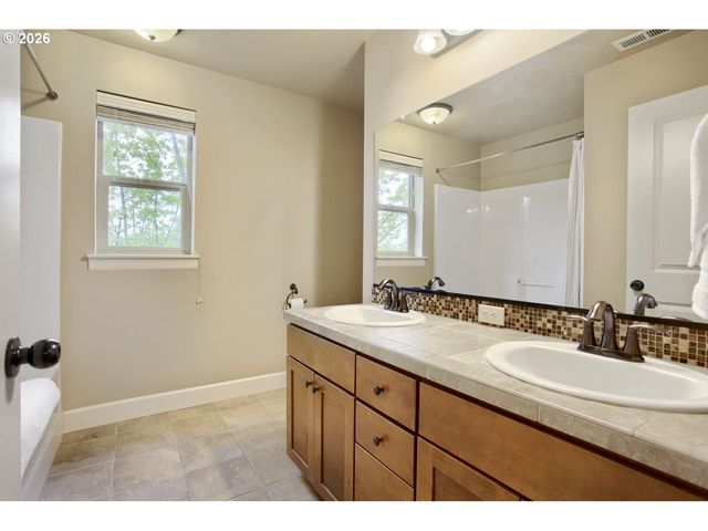 11682 Se CARTER Ln, Happy Valley, OR 97086