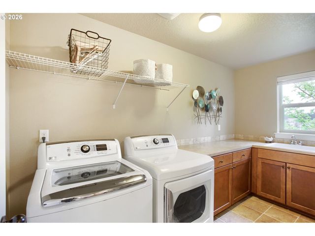 11682 Se CARTER Ln, Happy Valley, OR 97086