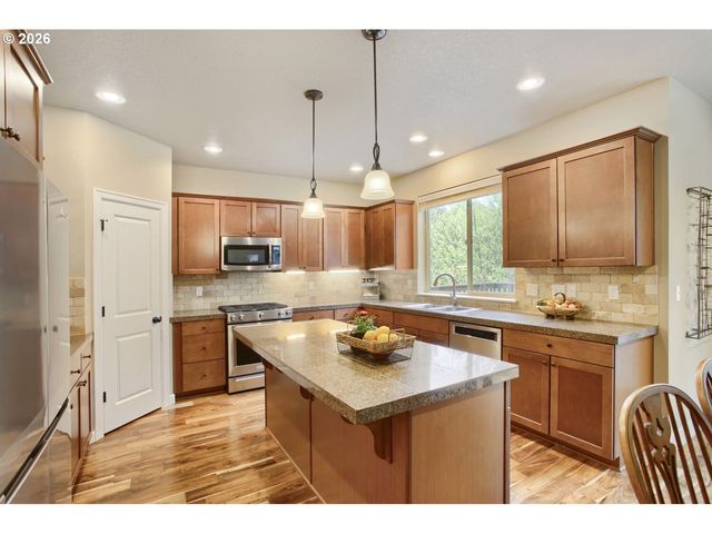 11682 Se CARTER Ln, Happy Valley, OR 97086