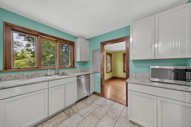 71 North Road, Highland, NY 12528