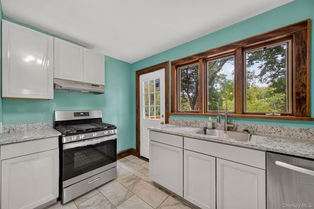 71 North Road, Highland, NY 12528