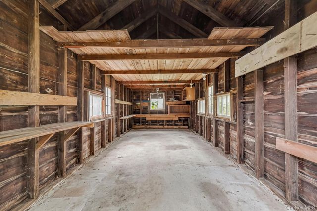 71 North Road, Highland, NY 12528