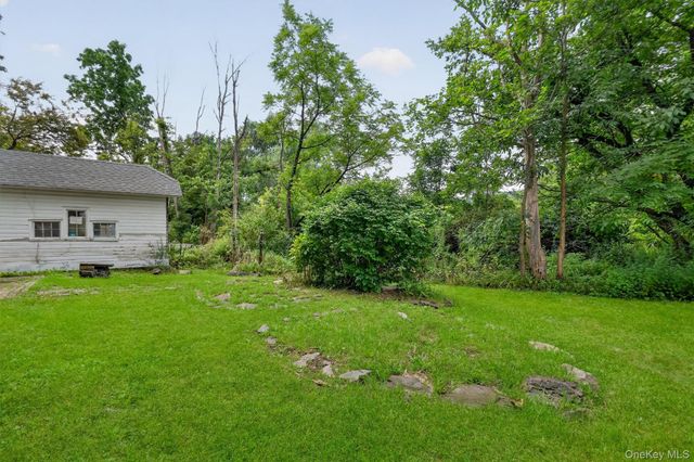 71 North Road, Highland, NY 12528
