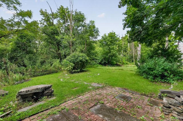 71 North Road, Highland, NY 12528