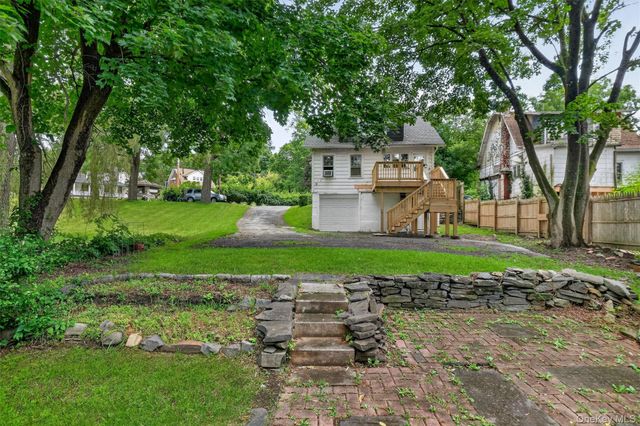 71 North Road, Highland, NY 12528