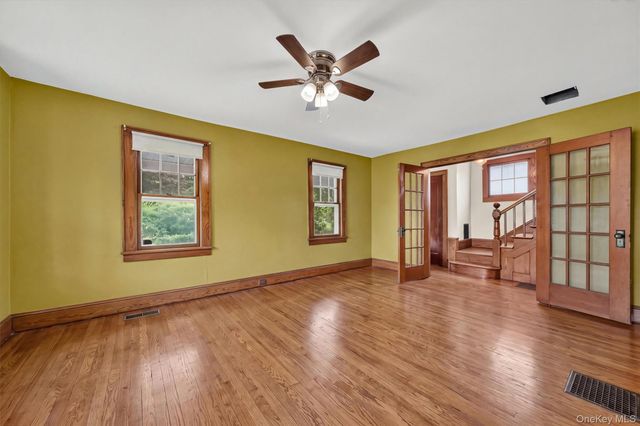 71 North Road, Highland, NY 12528