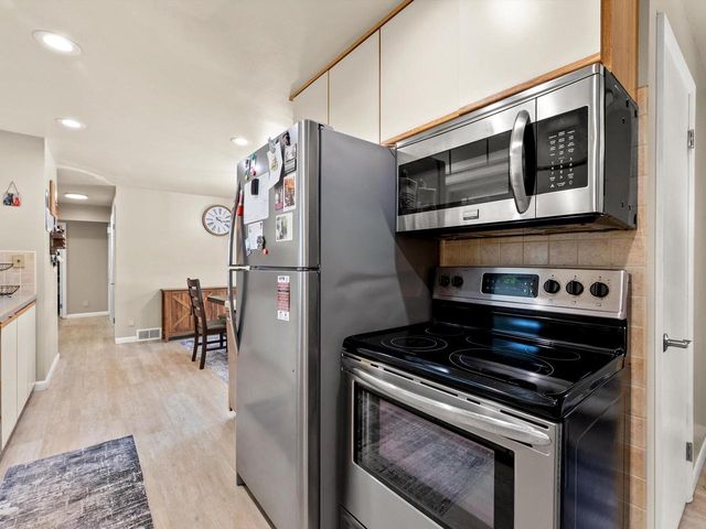 5204 S 10th STREET, Manitowoc, WI 54220