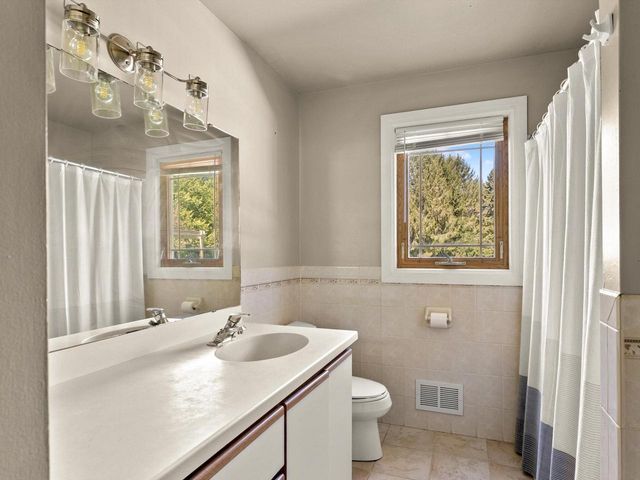 5204 S 10th STREET, Manitowoc, WI 54220