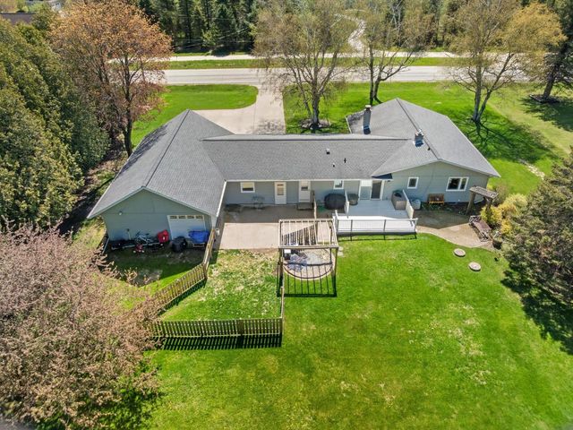 5204 S 10th STREET, Manitowoc, WI 54220