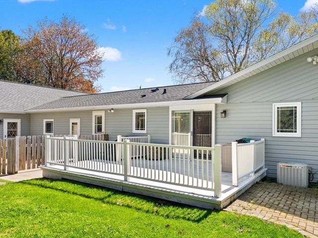 5204 S 10th STREET, Manitowoc, WI 54220
