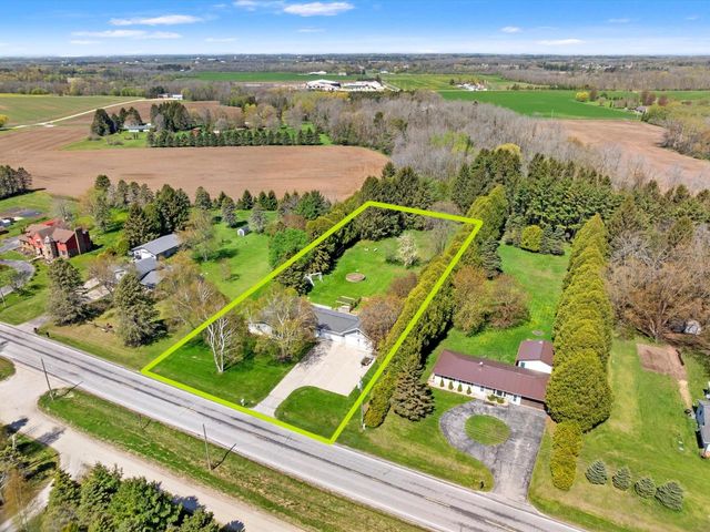 5204 S 10th STREET, Manitowoc, WI 54220