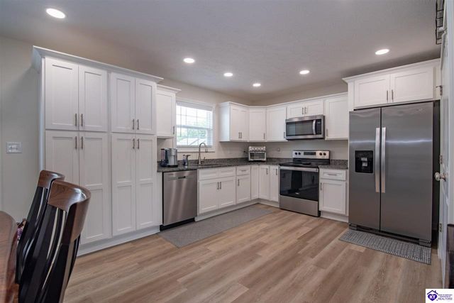 1588 Cecilia Smiths Mill Road, Cecilia, KY 42724