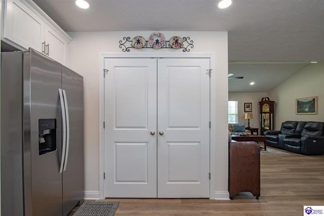 1588 Cecilia Smiths Mill Road, Cecilia, KY 42724