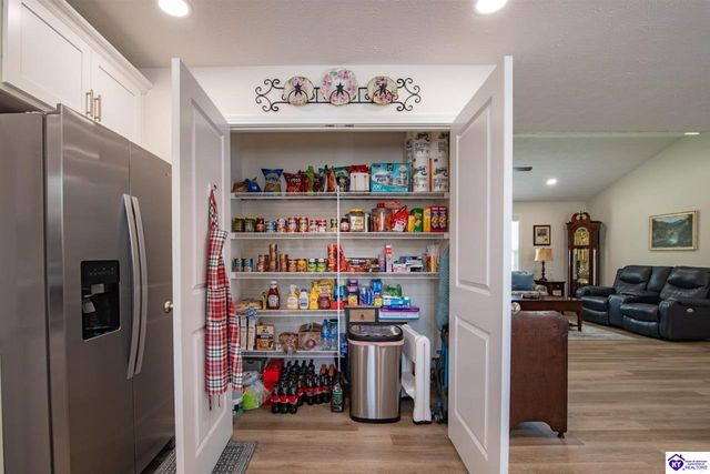 1588 Cecilia Smiths Mill Road, Cecilia, KY 42724