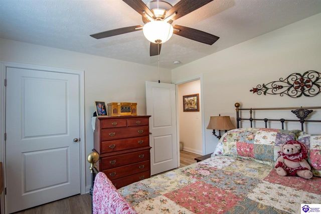 1588 Cecilia Smiths Mill Road, Cecilia, KY 42724