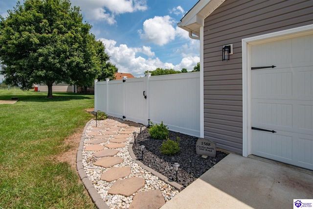 1588 Cecilia Smiths Mill Road, Cecilia, KY 42724
