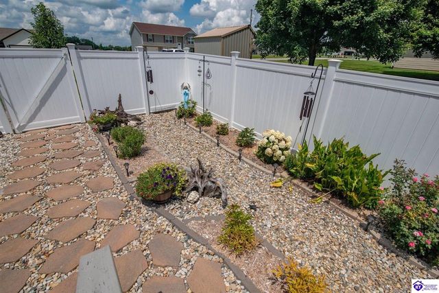 1588 Cecilia Smiths Mill Road, Cecilia, KY 42724