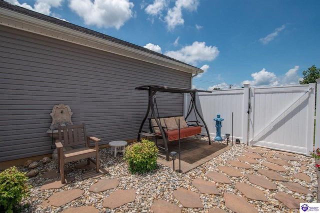 1588 Cecilia Smiths Mill Road, Cecilia, KY 42724