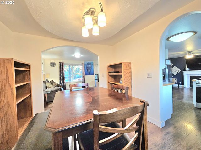 2516 MANGAN St, Eugene, OR 97402
